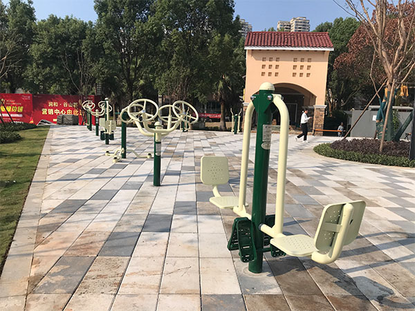 華甌牌健身器材