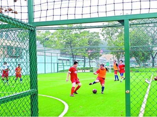 湖南戶外健身器材,長沙兒童游樂設(shè)施,塑膠跑道施工,公園椅垃圾桶