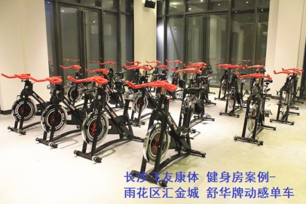 小區健身器材，兒童游樂設施，epdm橡膠地面，幼兒園桌椅，硅pu球場